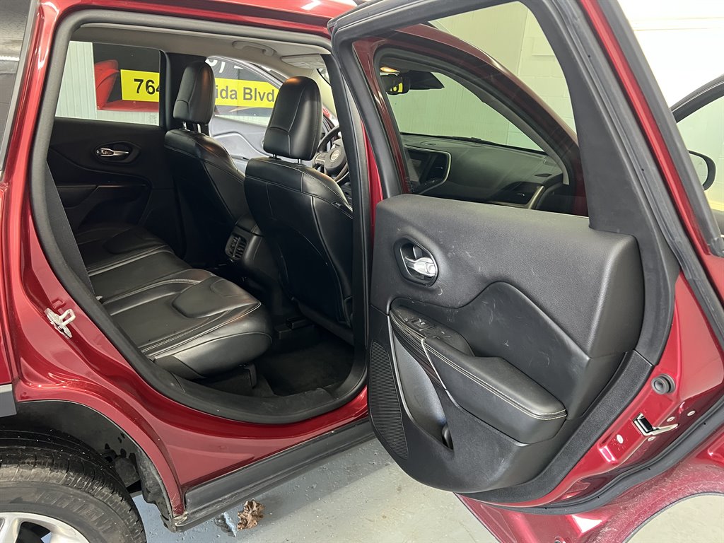 2014 Jeep Cherokee - $10,999