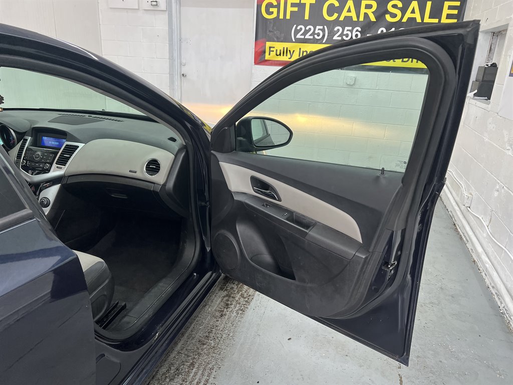 2016 Chevrolet Cruze - $8,199