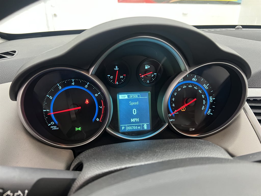 2016 Chevrolet Cruze - $8,199