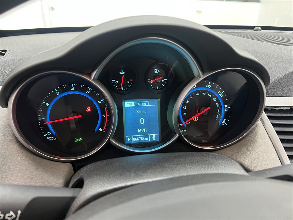 2016 Chevrolet Cruze - $8,199