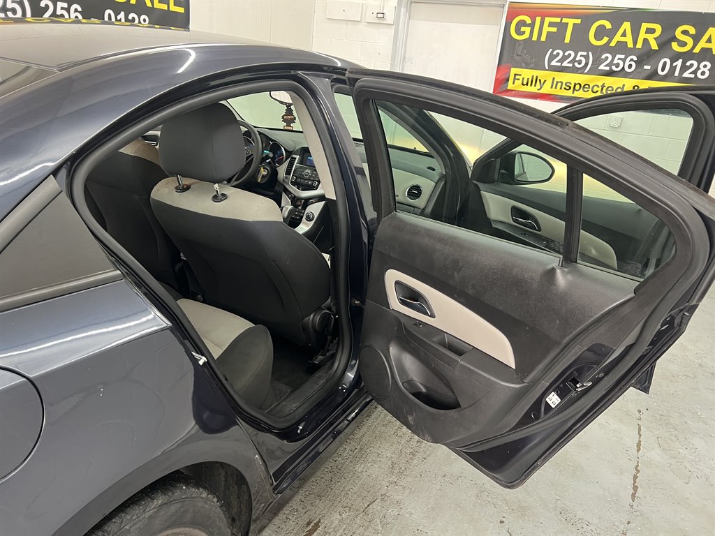 2016 Chevrolet Cruze - $8,199
