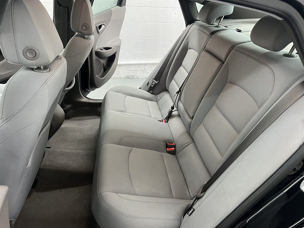 2017 Chevrolet Malibu - $10,755