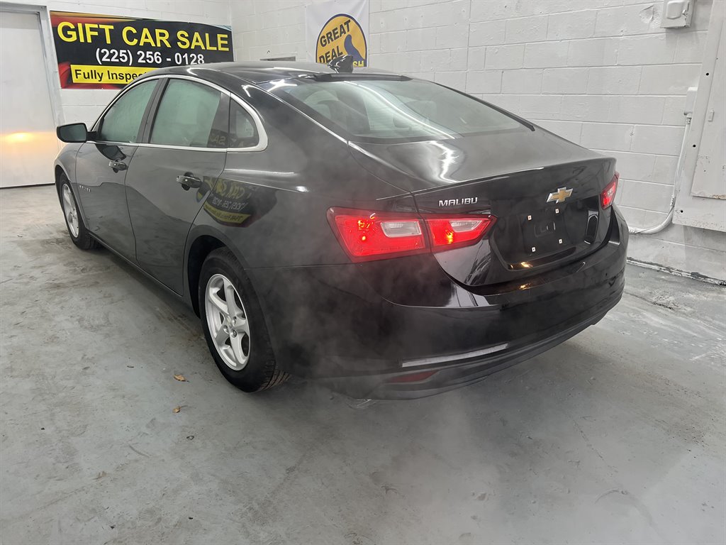 2017 Chevrolet Malibu - $10,755