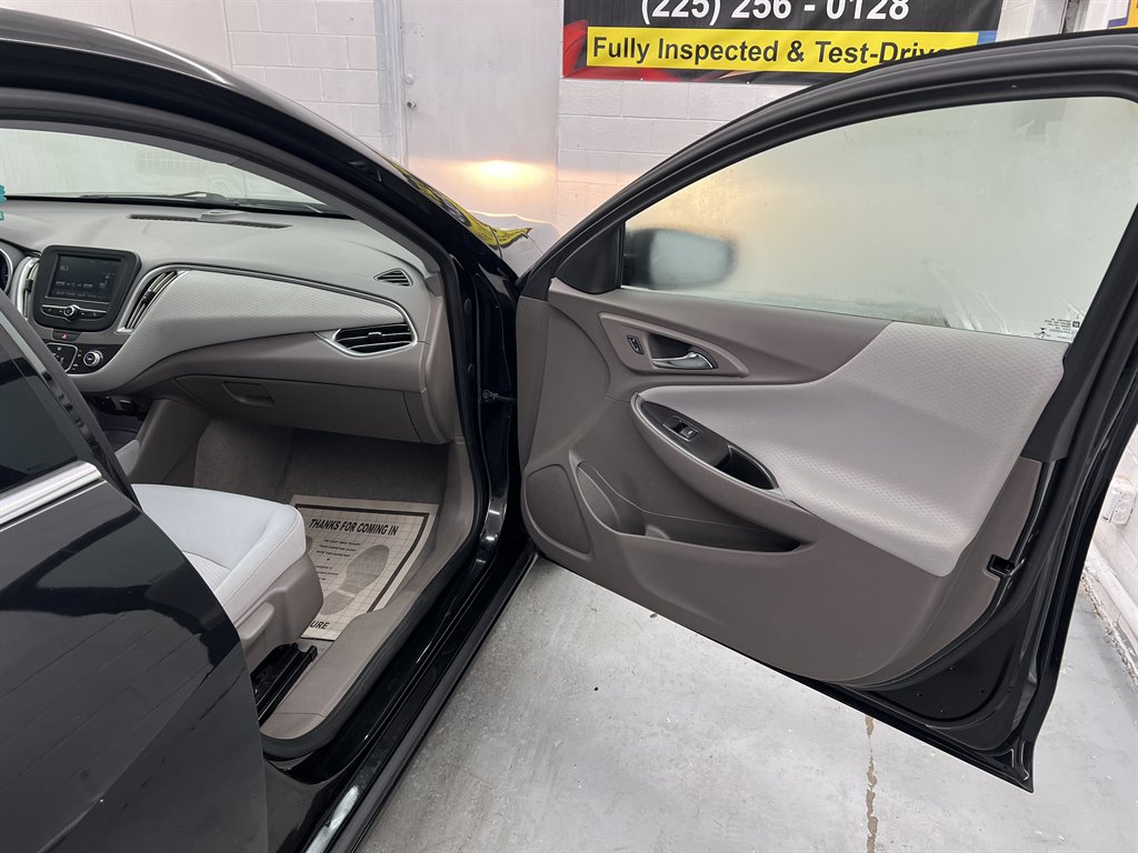 2017 Chevrolet Malibu - $10,755