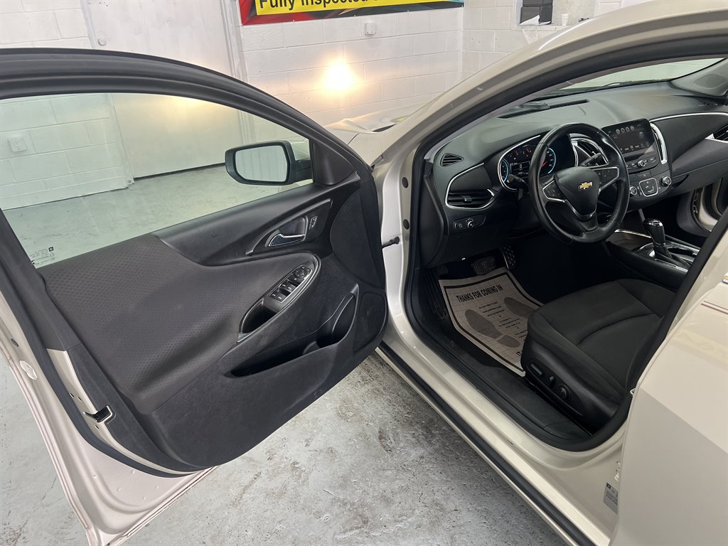 2016 Chevrolet Malibu - $7,499