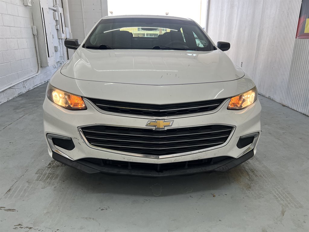 2016 Chevrolet Malibu - $8,599