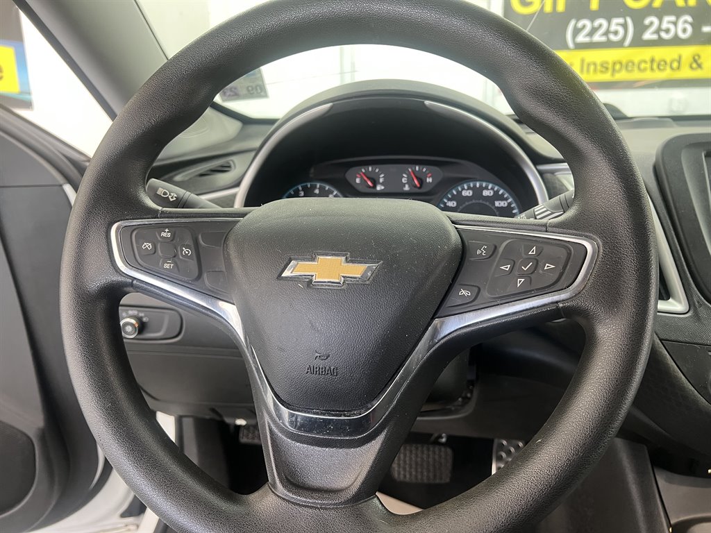 2016 Chevrolet Malibu - $8,599