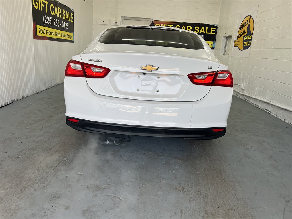 2016 Chevrolet Malibu - $8,599