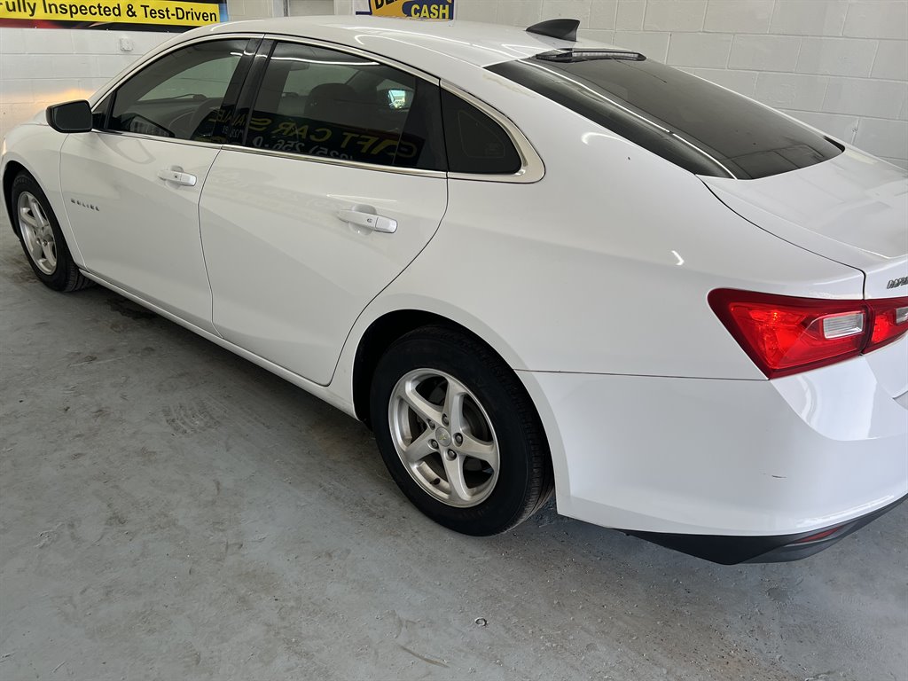 2016 Chevrolet Malibu - $8,599