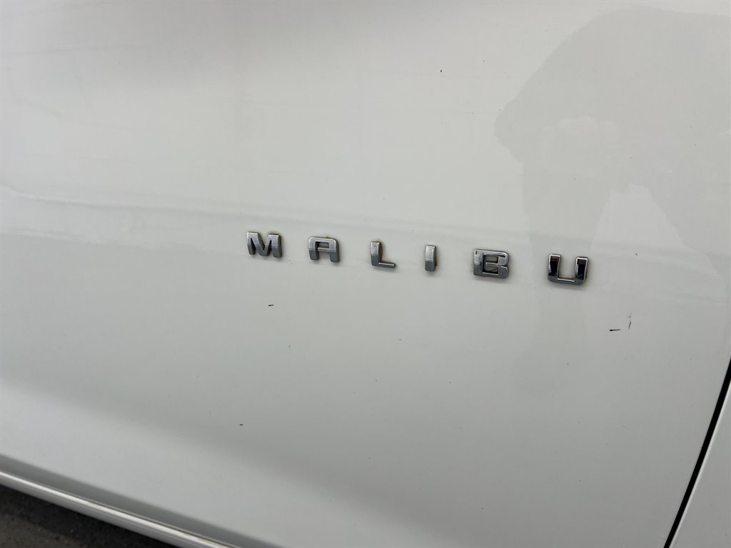 2016 Chevrolet Malibu - $8,599
