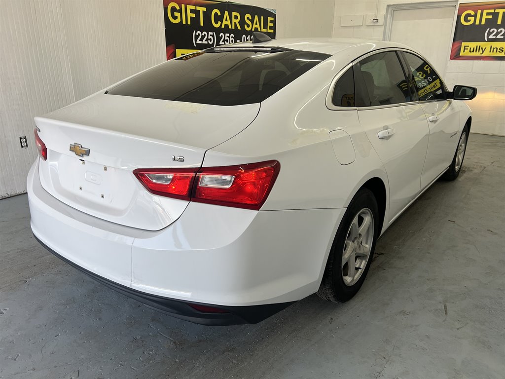 2016 Chevrolet Malibu - $8,599