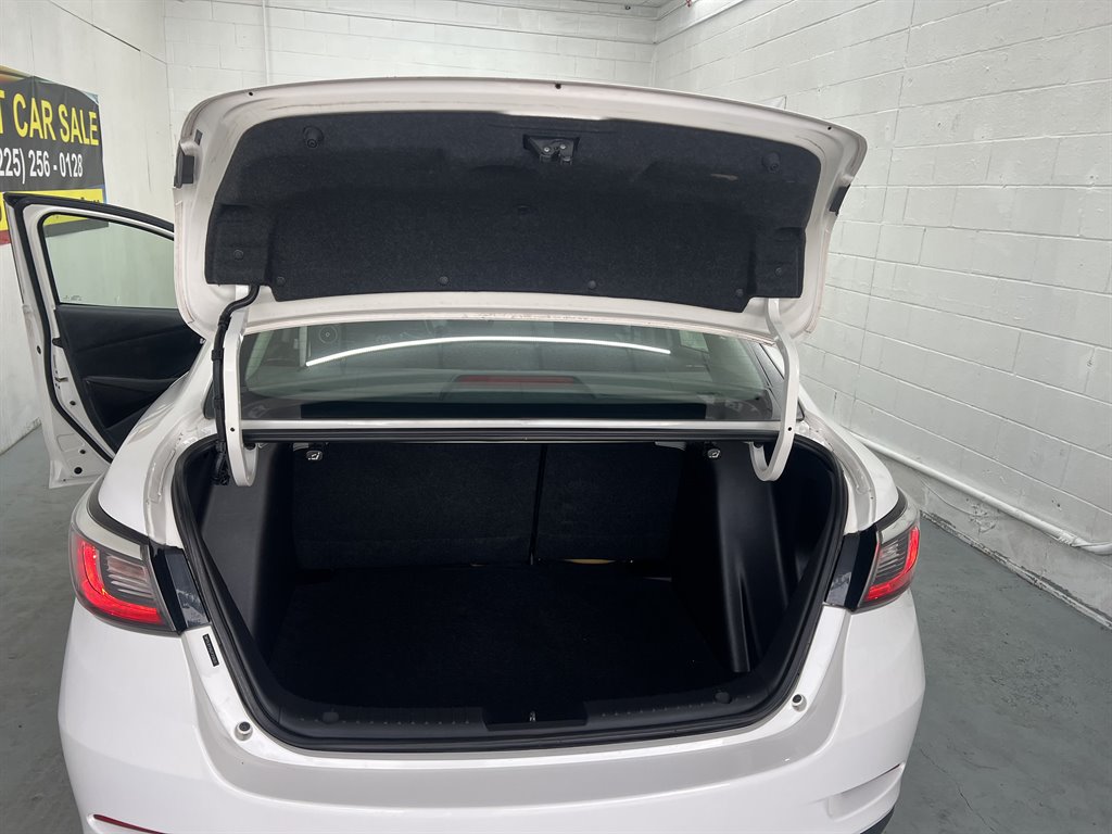 2018 Toyota Yaris - $10,999