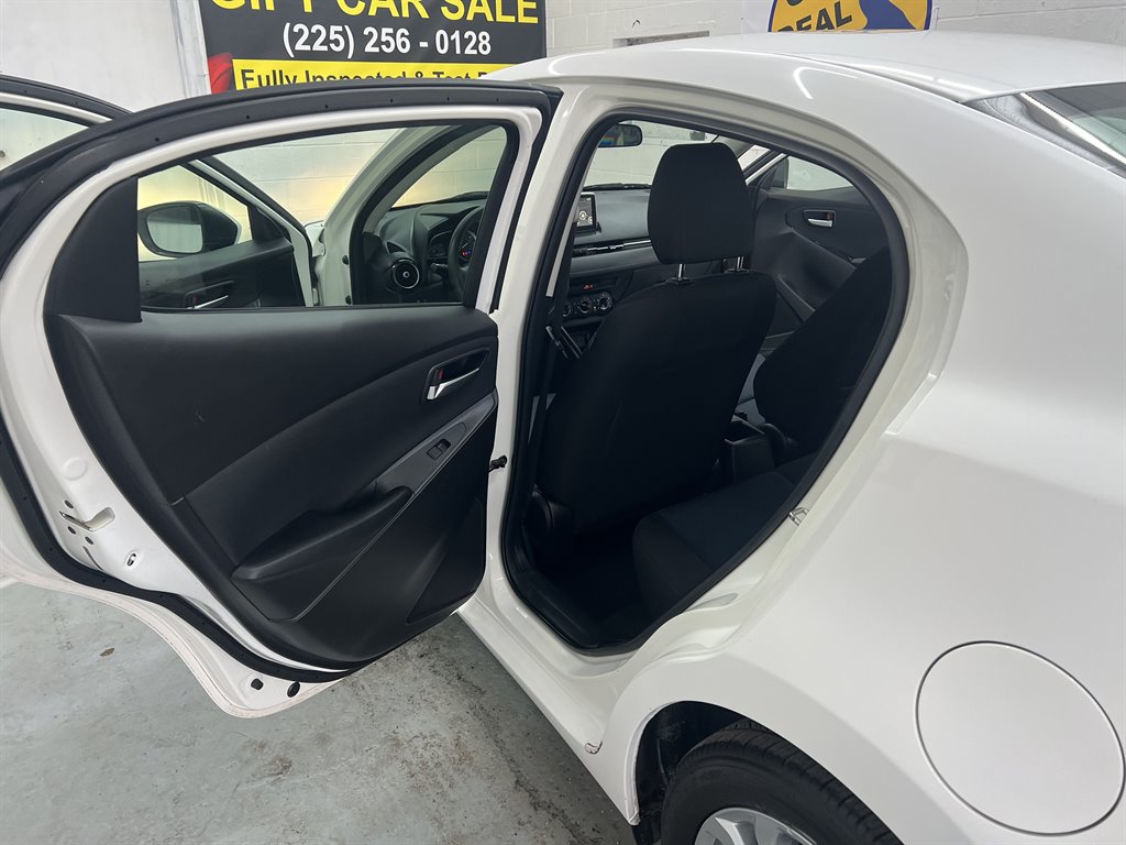 2018 Toyota Yaris iA Sedan photo