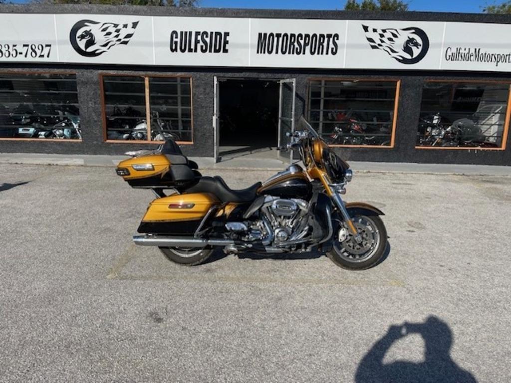 2015 Harley-Davidson CVO Limited FLHTKSE photo
