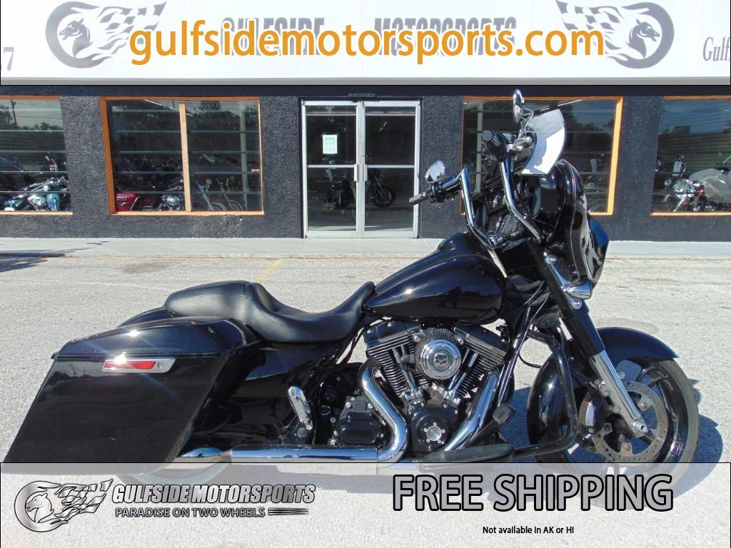 The 2014 Harley-Davidson Street Glide FLHX photos