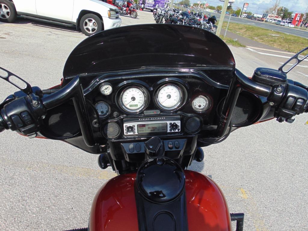 2011 Harley-Davidson Street Glide FLHX photo