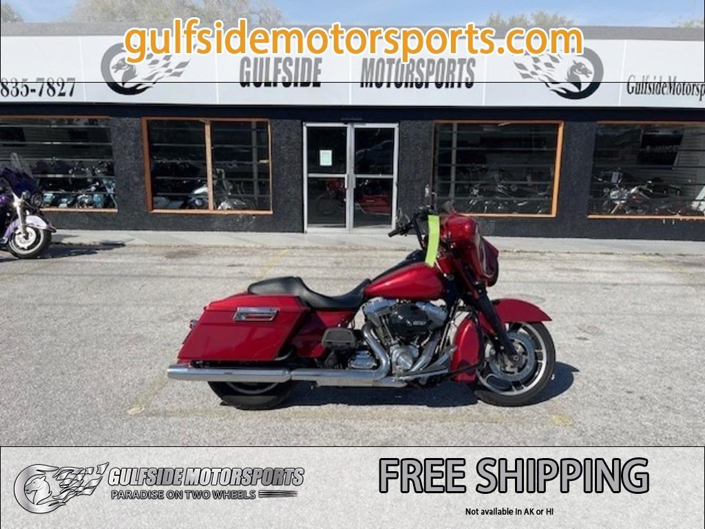 The 2012 Harley-Davidson Street Glide FLHX photos