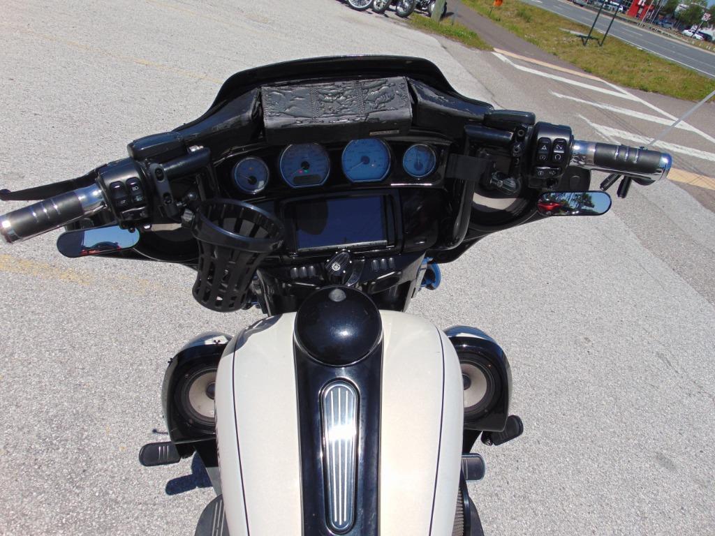 2015 Harley-Davidson Street Glide FLHXS Custom photo