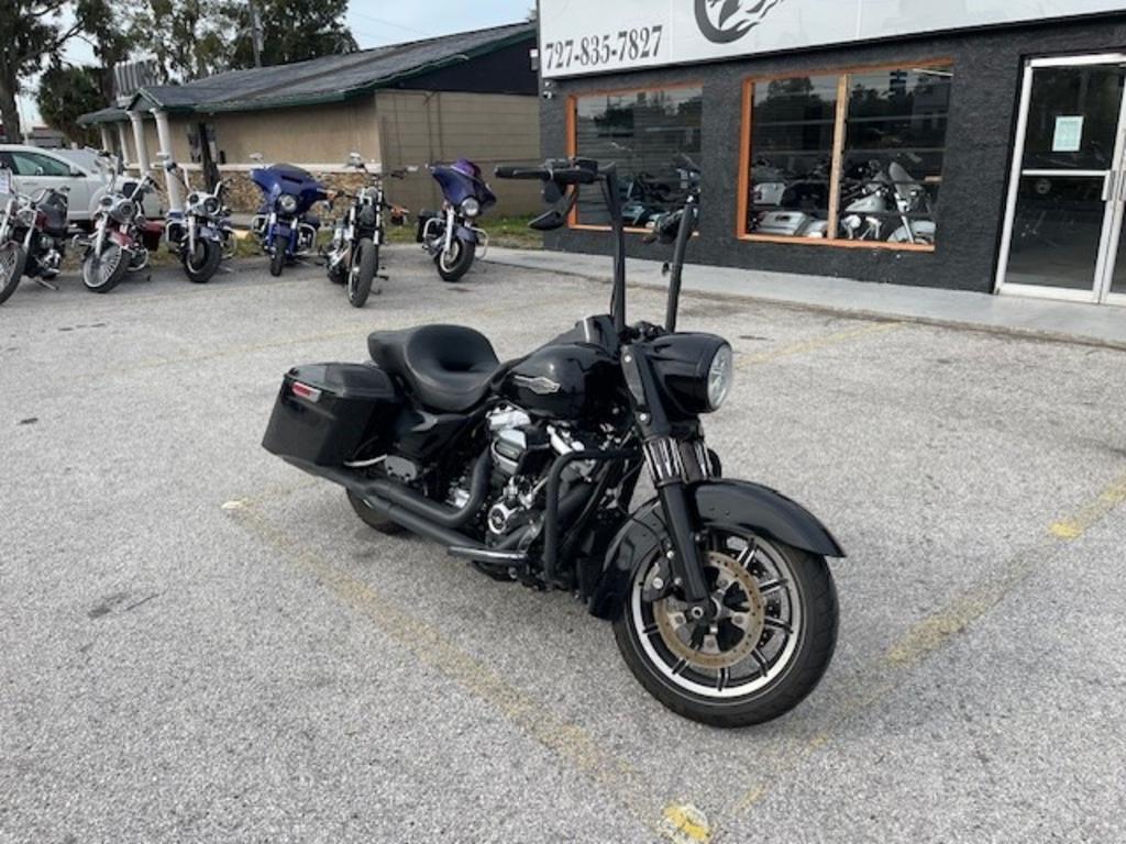 2019 Harley-Davidson Road King FLHR photo