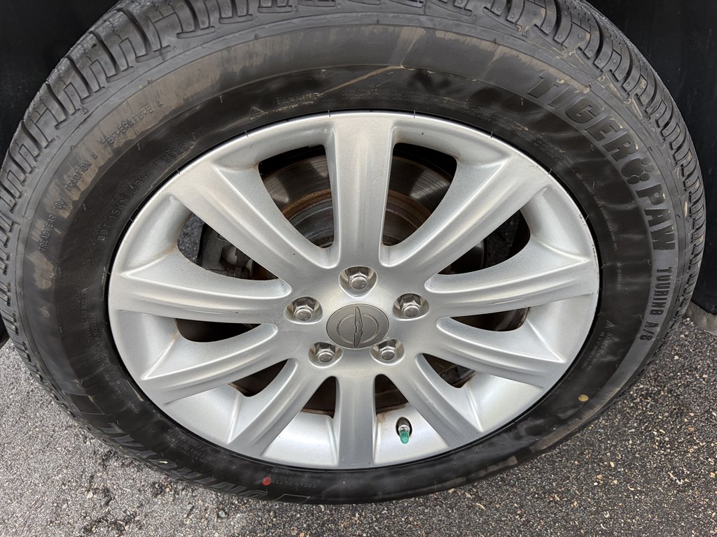 2013 Chrysler 200 - $7,999