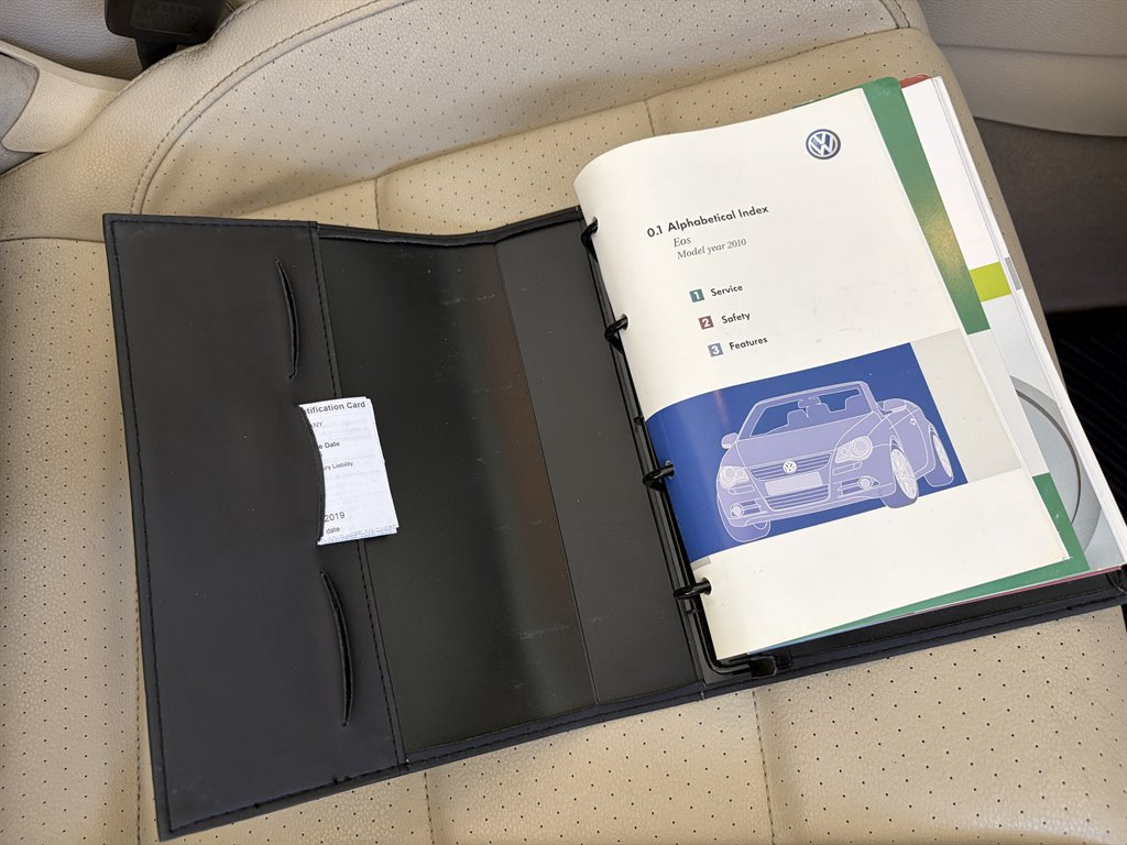 2010 Volkswagen Eos - $7,750
