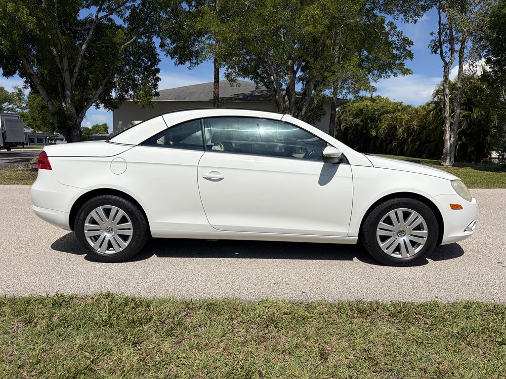 2010 Volkswagen Eos - $7,750