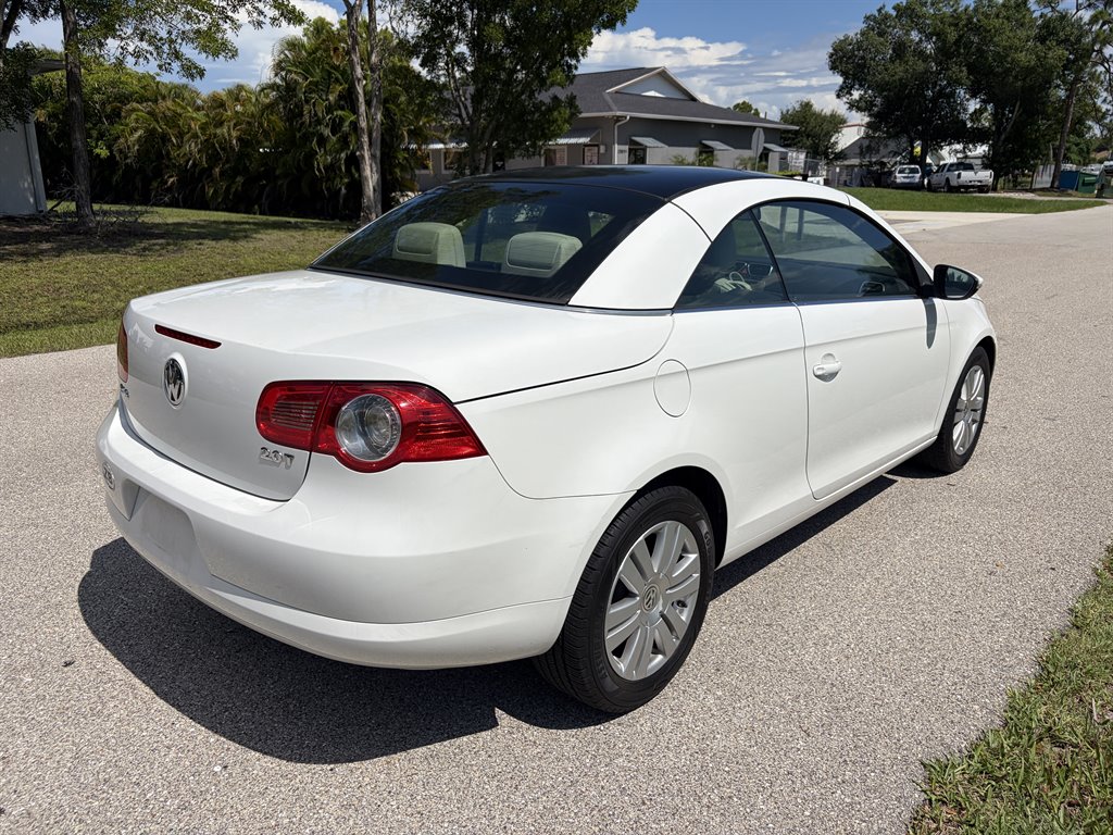 2010 Volkswagen Eos - $7,750