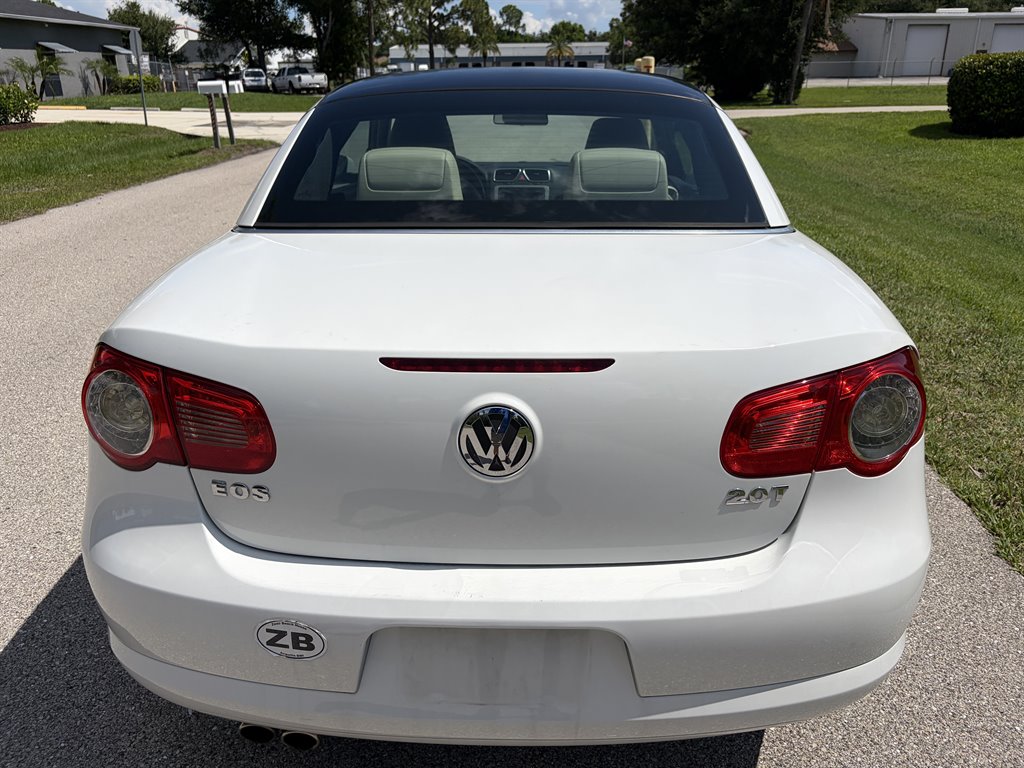 2010 Volkswagen Eos - $7,750