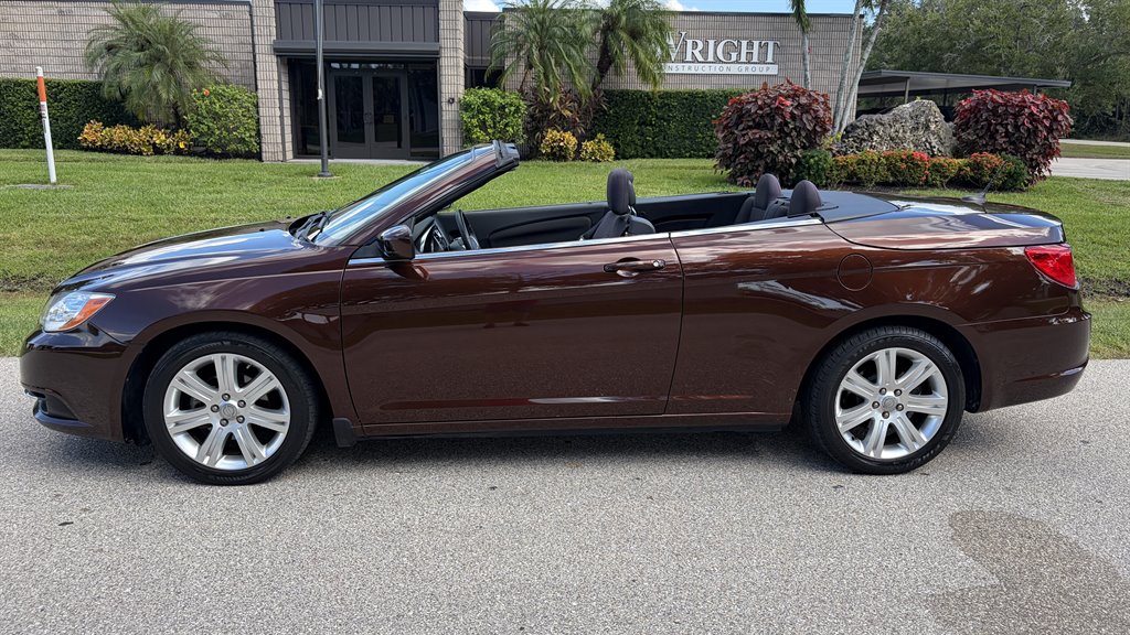 2012 Chrysler 200 - $8,999
