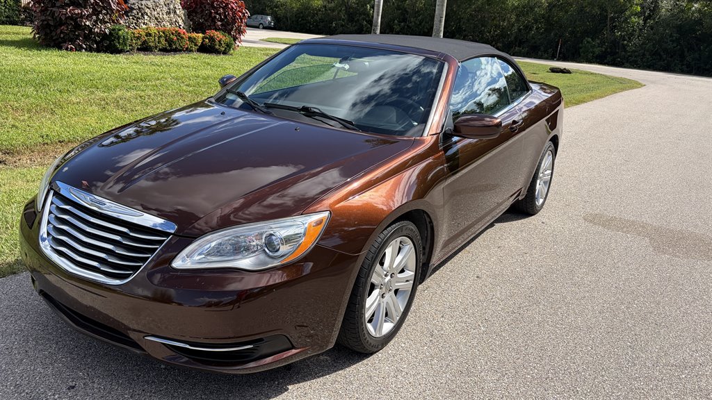 2012 Chrysler 200 - $8,999