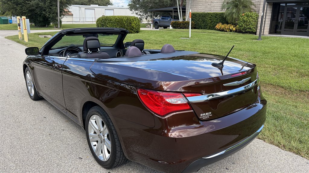 2012 Chrysler 200 - $8,999