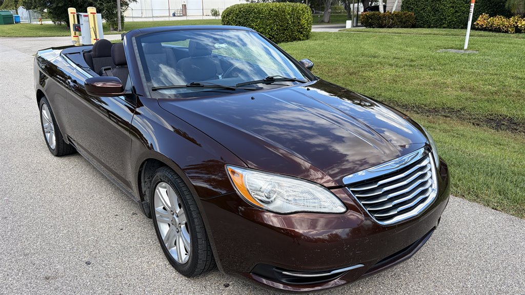 2012 Chrysler 200 - $8,999