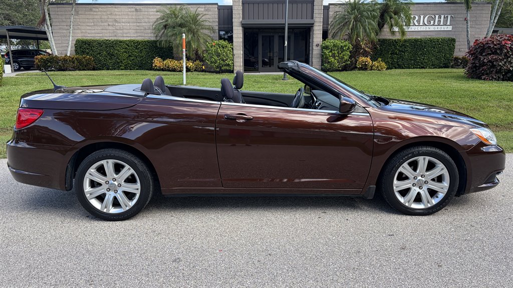 2012 Chrysler 200 - $8,999
