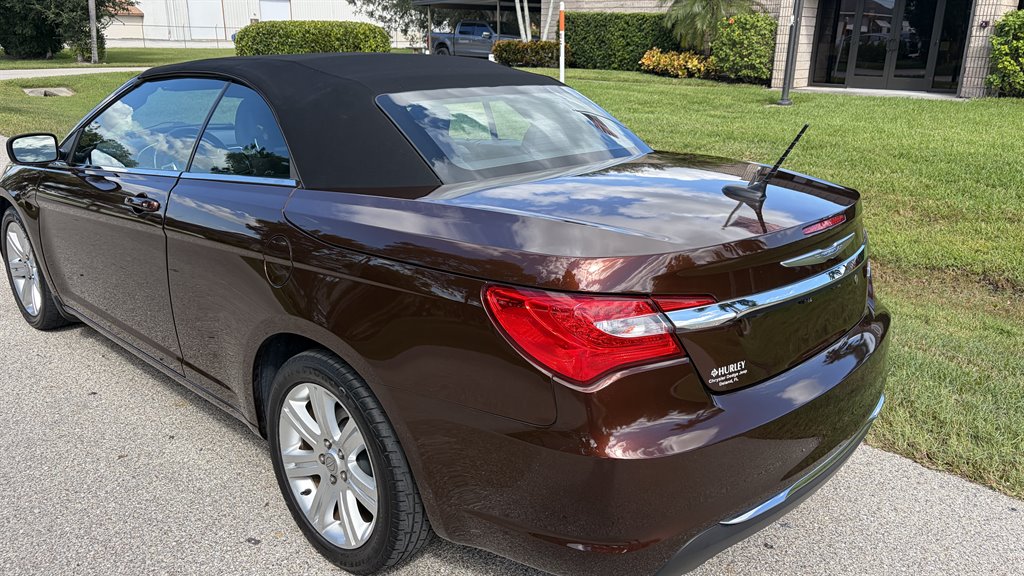 2012 Chrysler 200 - $8,999