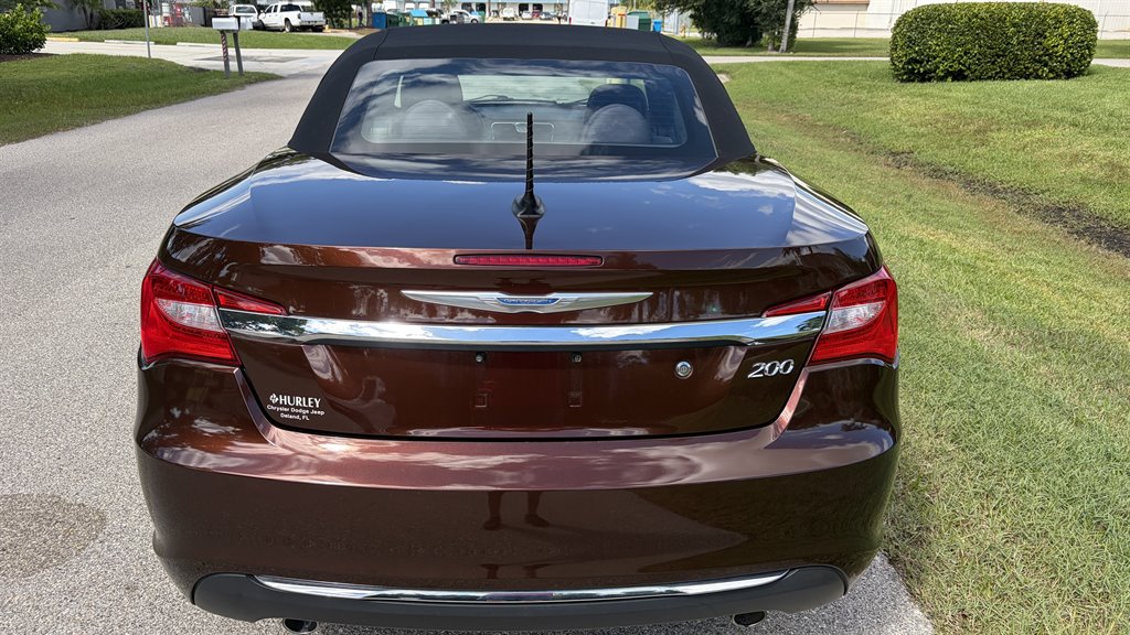 2012 Chrysler 200 - $8,999