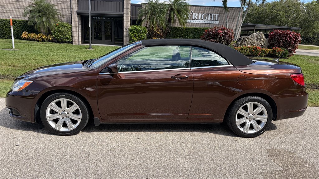 2012 Chrysler 200 - $8,999