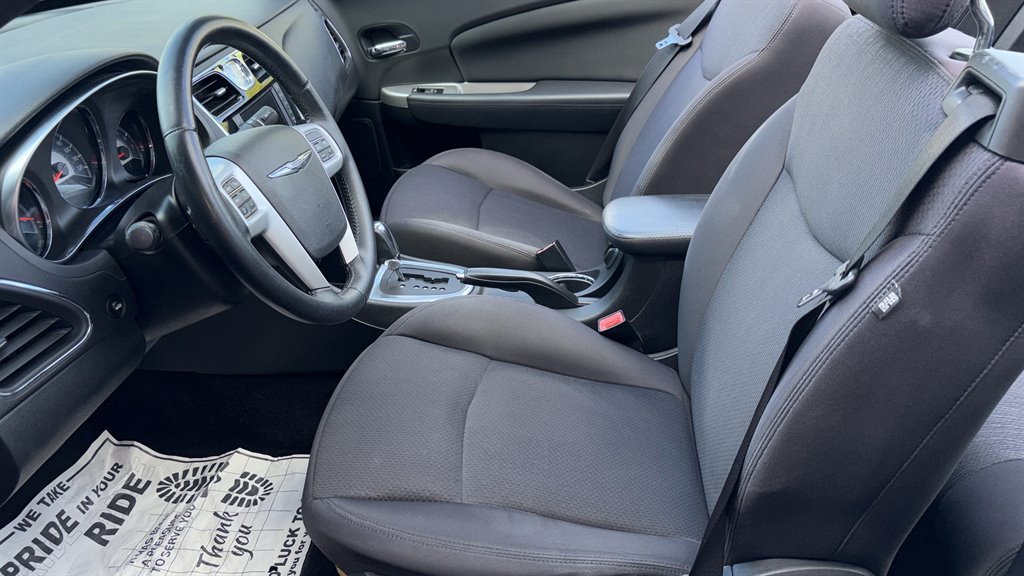 2012 Chrysler 200 - $8,999