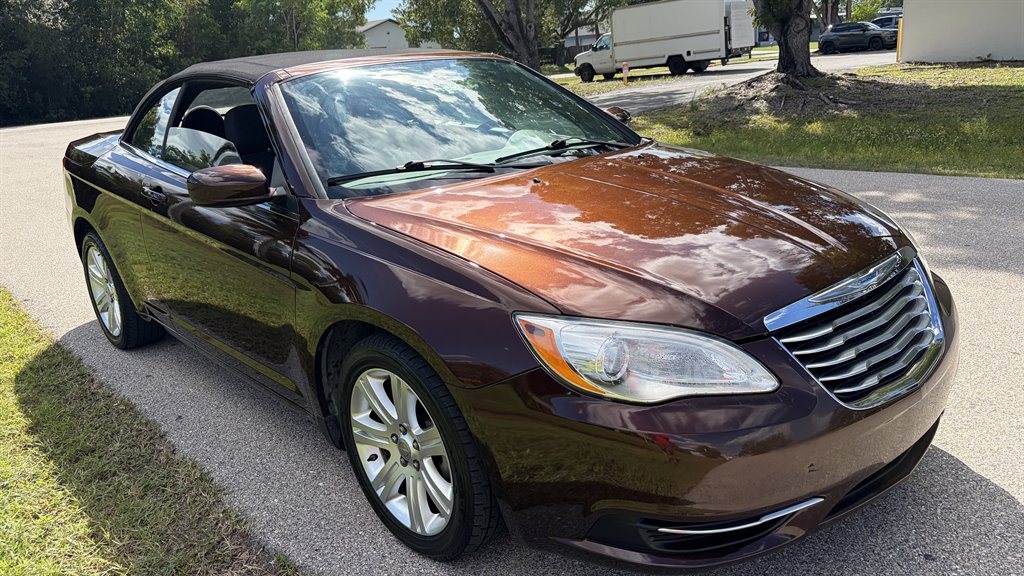 2012 Chrysler 200 - $8,999