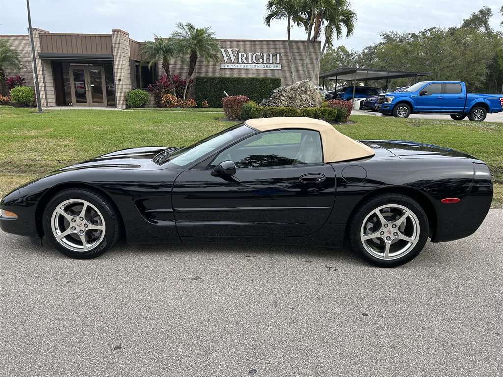 2002 CHEVROLET Corvette Convertible - $21,750