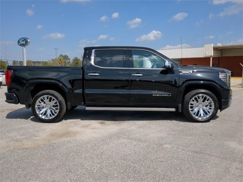 2022 GMC Sierra - $73,900