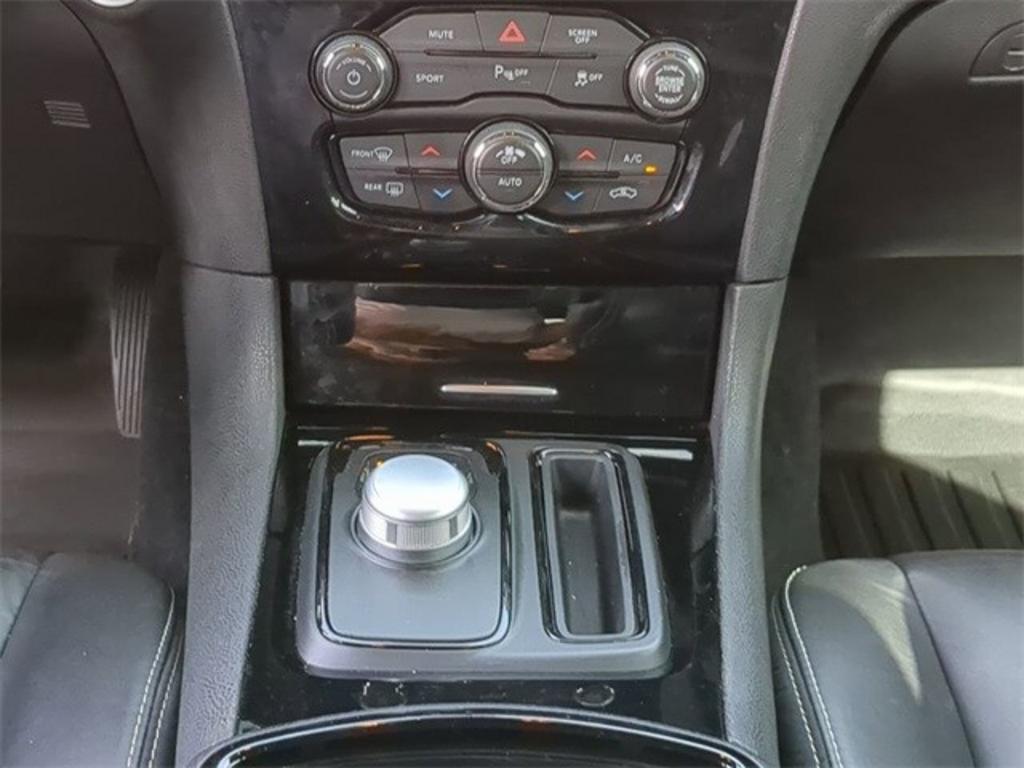 2021 Chrysler 300 - $28,989