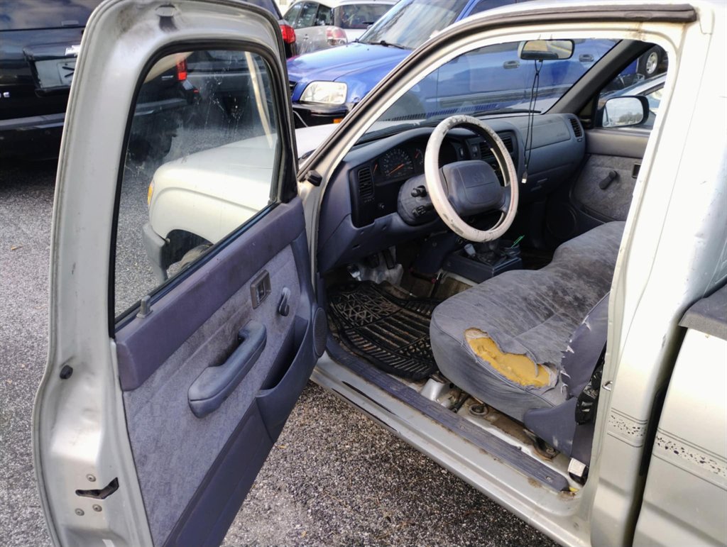 2000 Toyota Tacoma photo
