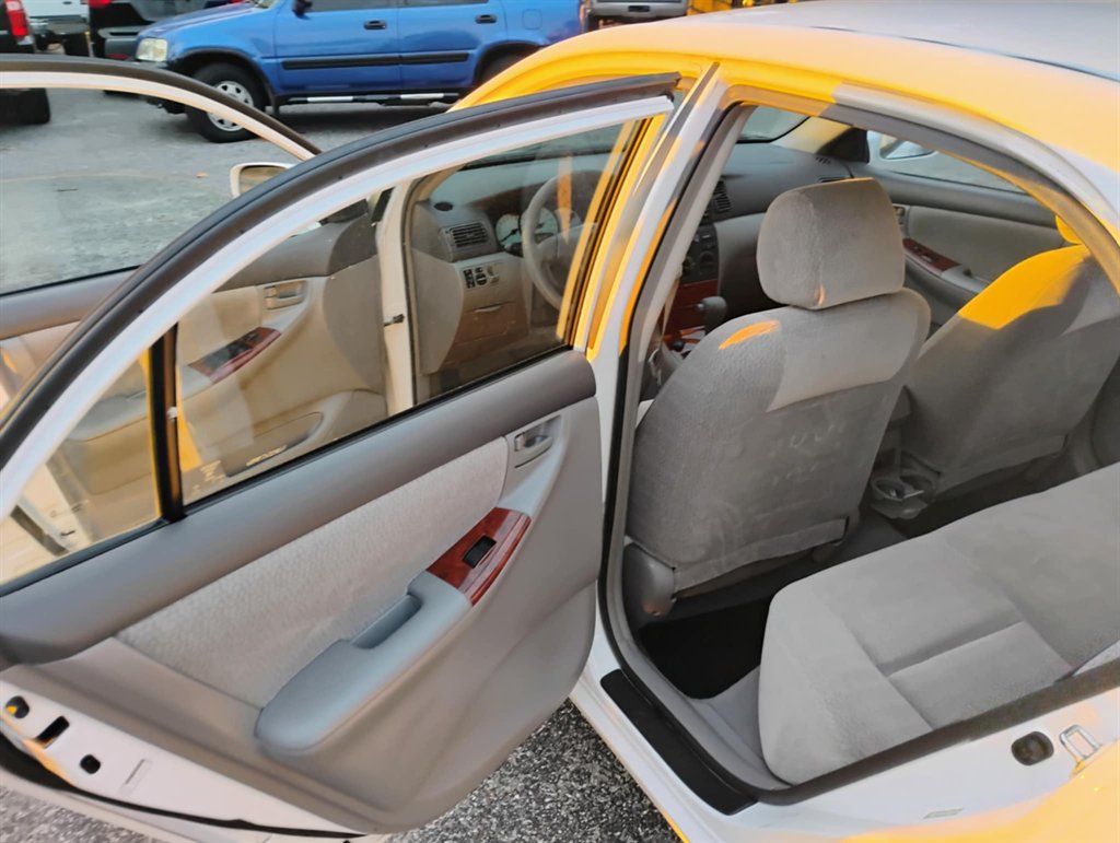 2003 Toyota Corolla CE photo