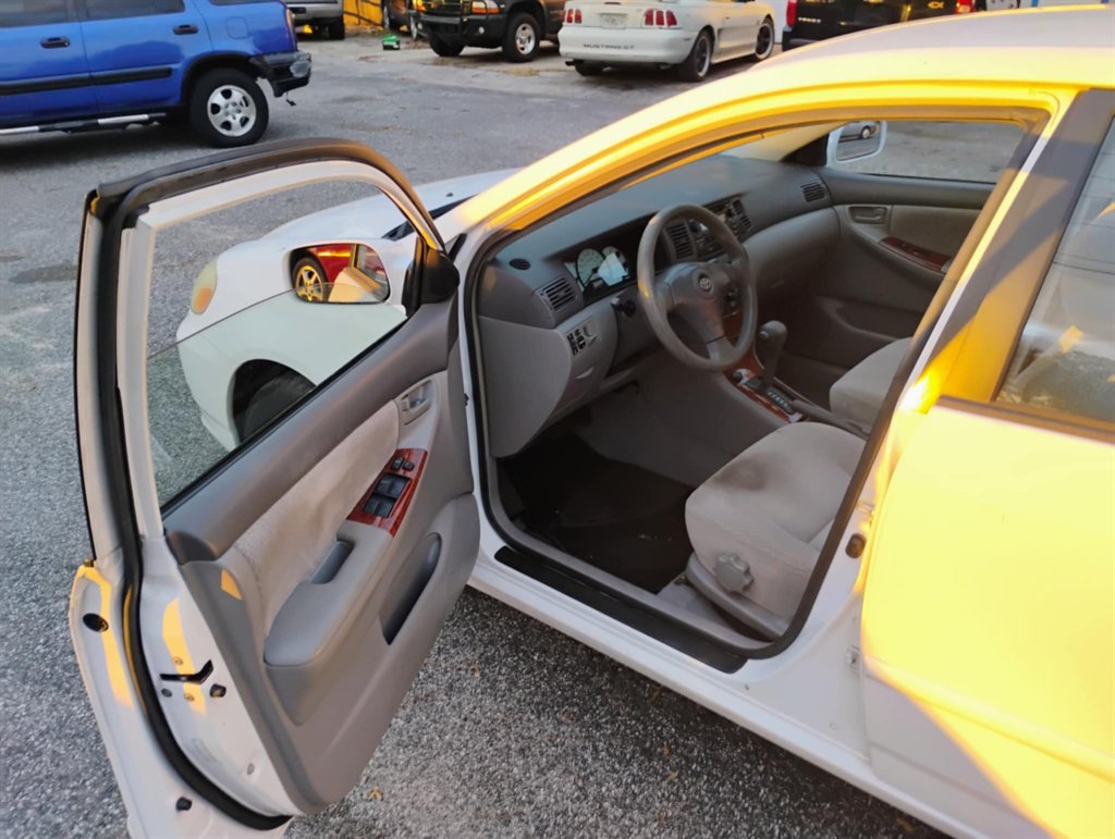 2003 Toyota Corolla CE photo