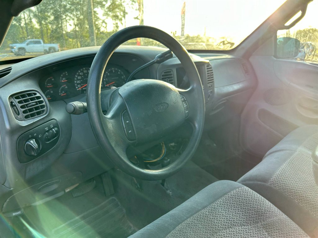 1997 Ford F-150 XLT photo
