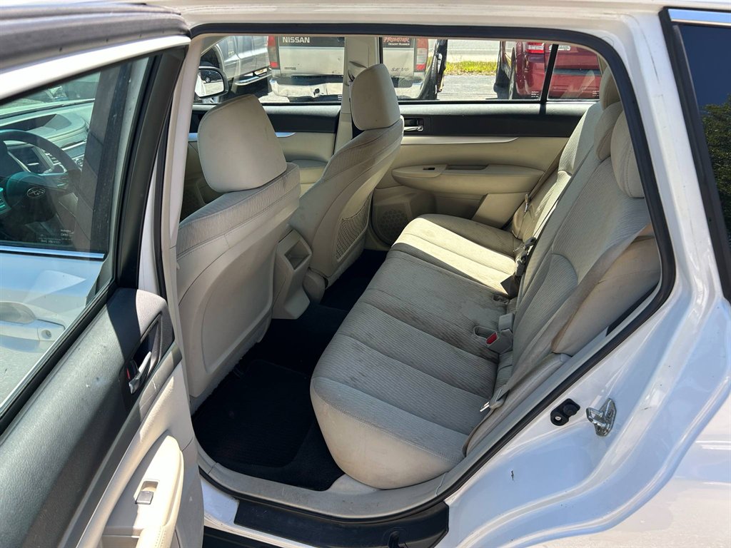 2011 Subaru Outback 2.5i photo