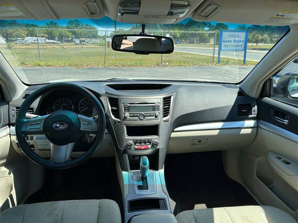 2011 Subaru Outback 2.5i photo