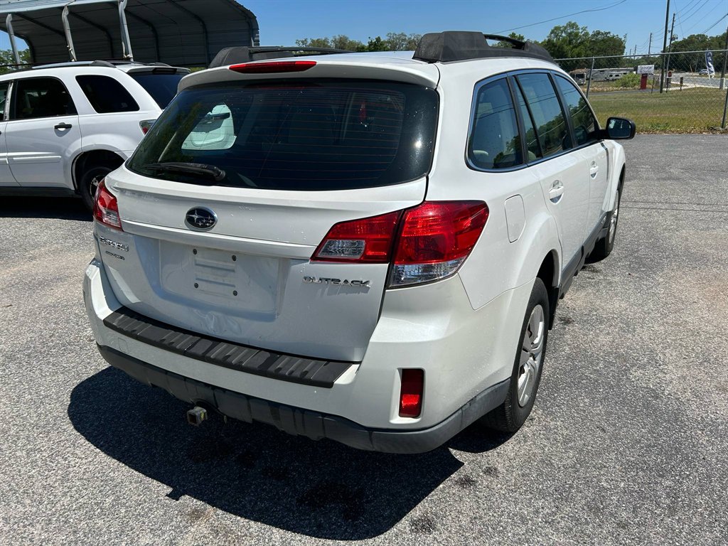 2011 Subaru Outback 2.5i photo