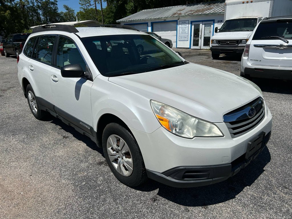 2011 Subaru Outback 2.5i photo