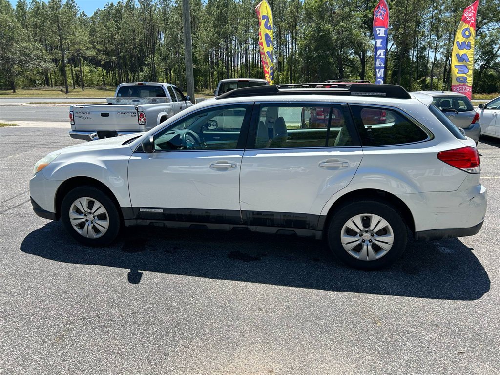 2011 Subaru Outback 2.5i photo